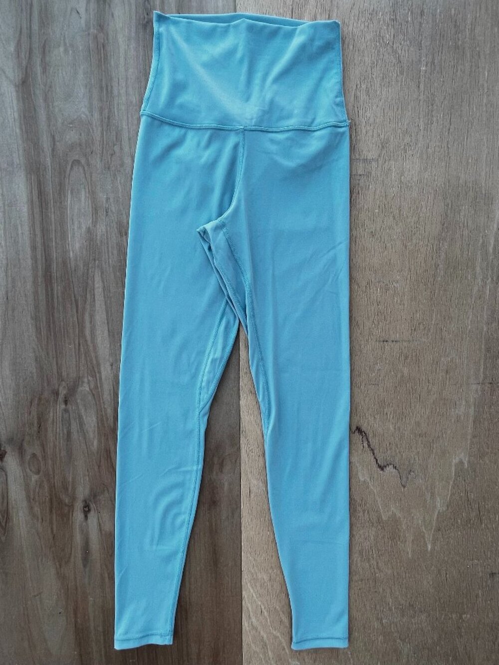 ONE COMPRESSION LEGGINGS WOMEN’S sz 4 High Rise Powder Blue